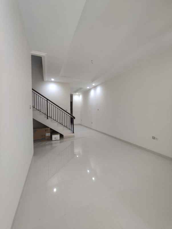 dijual rumah pondok kelapa