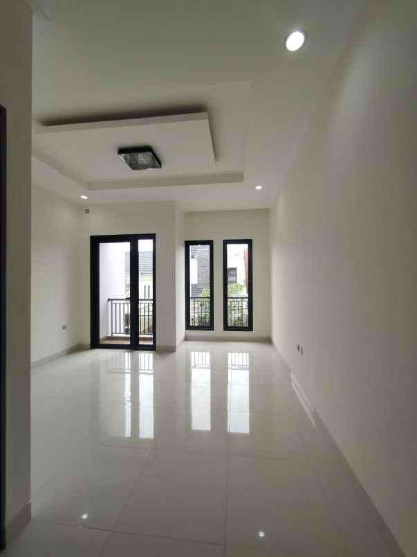 dijual rumah pondok kelapa