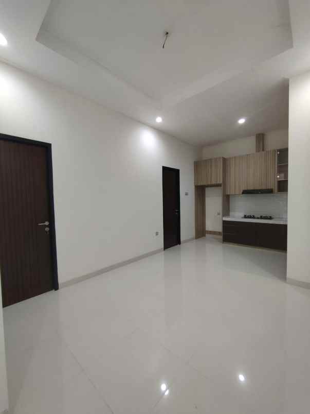 dijual rumah pondok kelapa