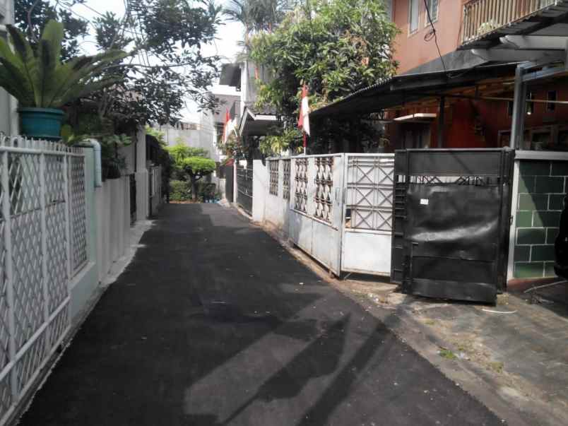 dijual rumah pondok kelapa