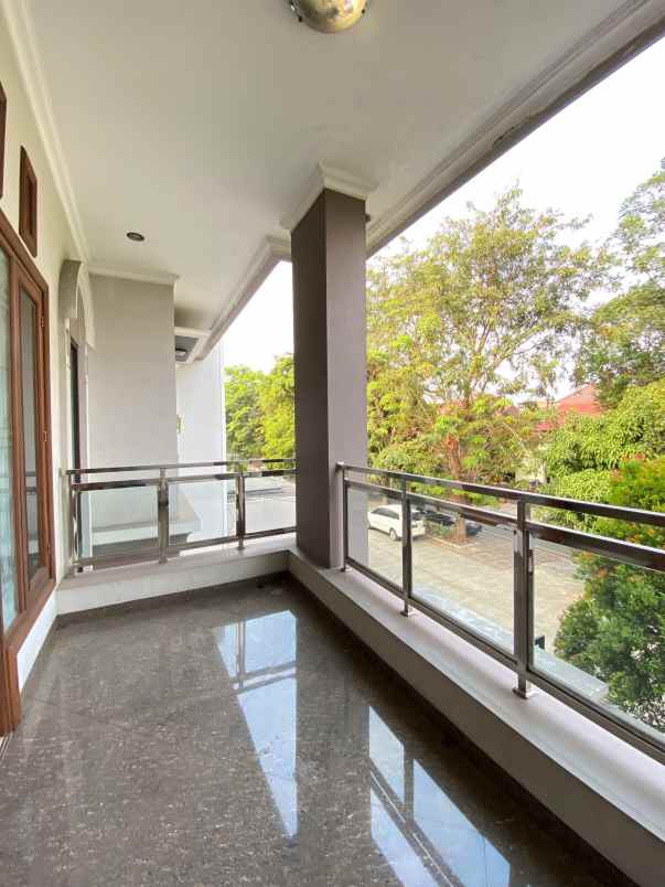 dijual rumah pondok kelapa