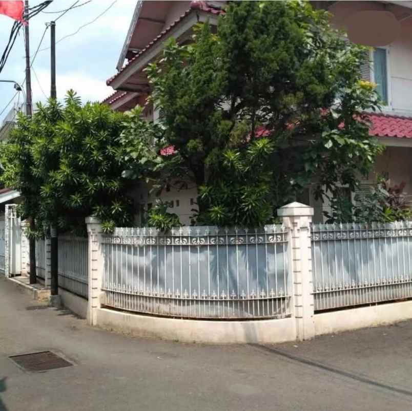 dijual rumah pondok pinang