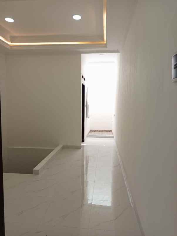 dijual rumah poris cipondoh