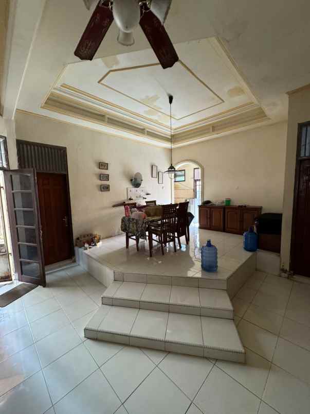 dijual rumah pribadi 2 unit