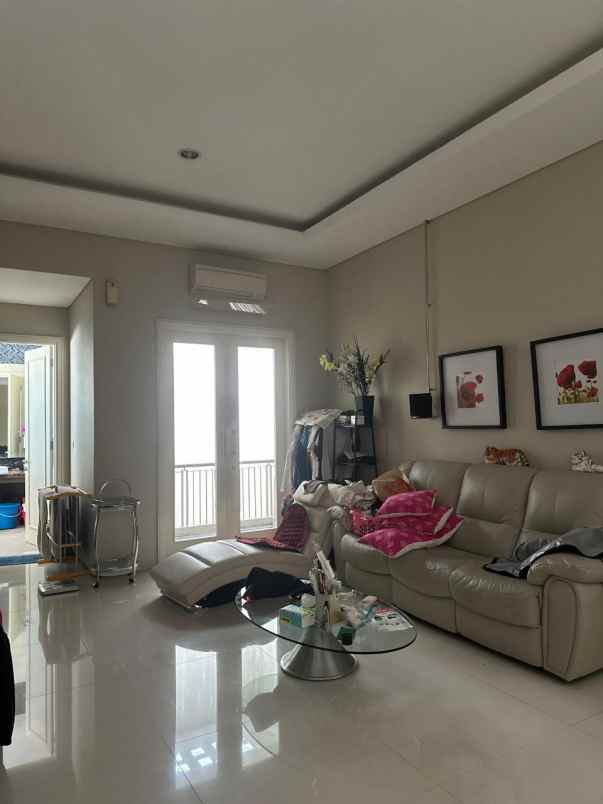 dijual rumah puri galaxy