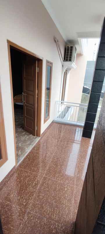 dijual rumah puri sriwedari