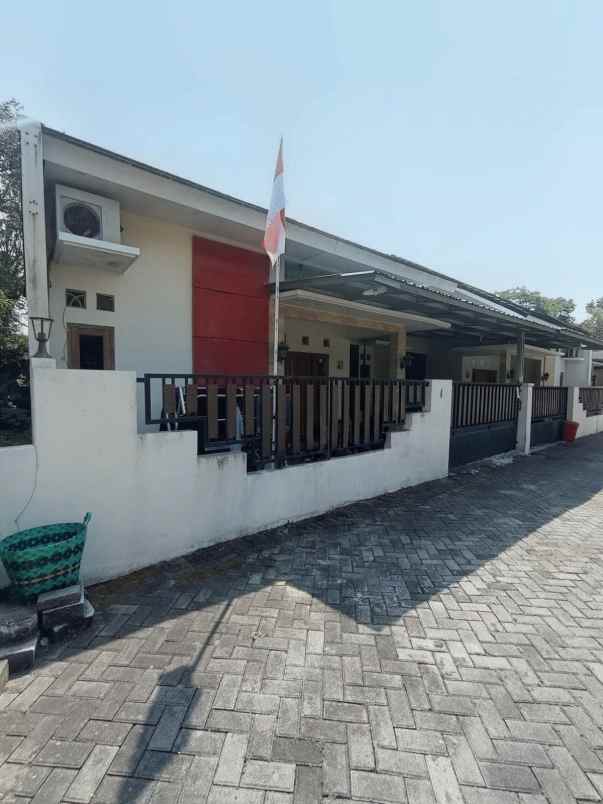 dijual rumah purwomartani