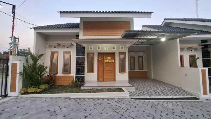 dijual rumah purwomartani kalasan