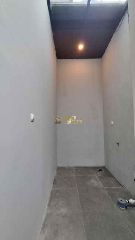 dijual rumah purwomartani kec kalasan