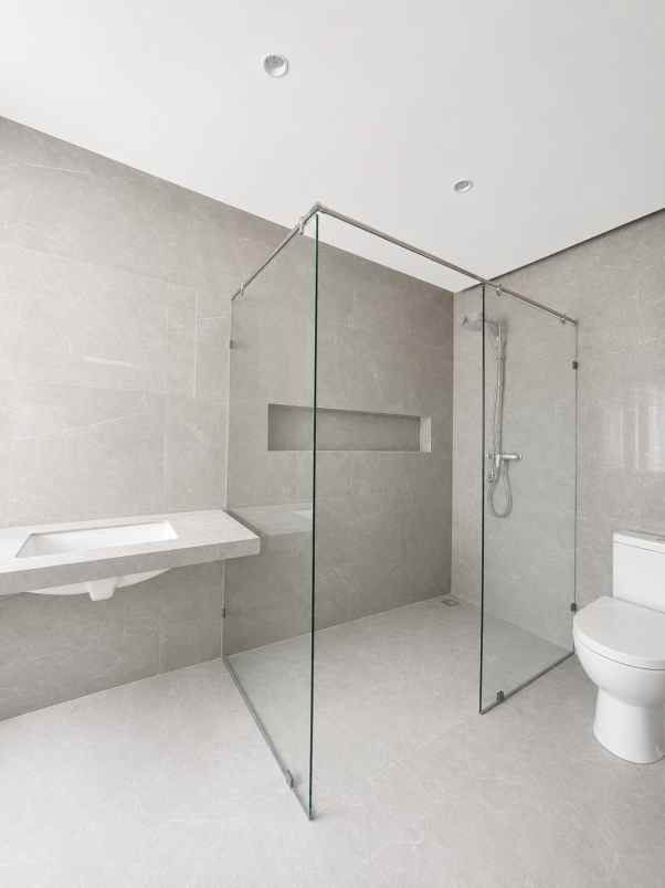 dijual rumah puspita loka
