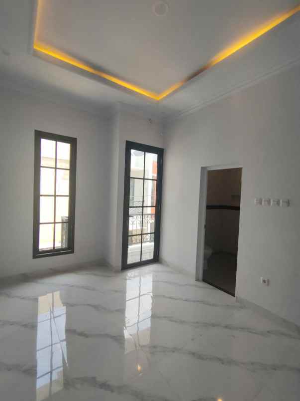 dijual rumah rangkapan jaya baru depok