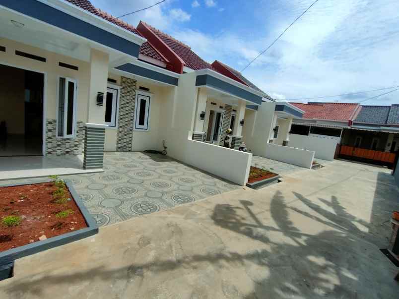 dijual rumah rangkapan jaya depok