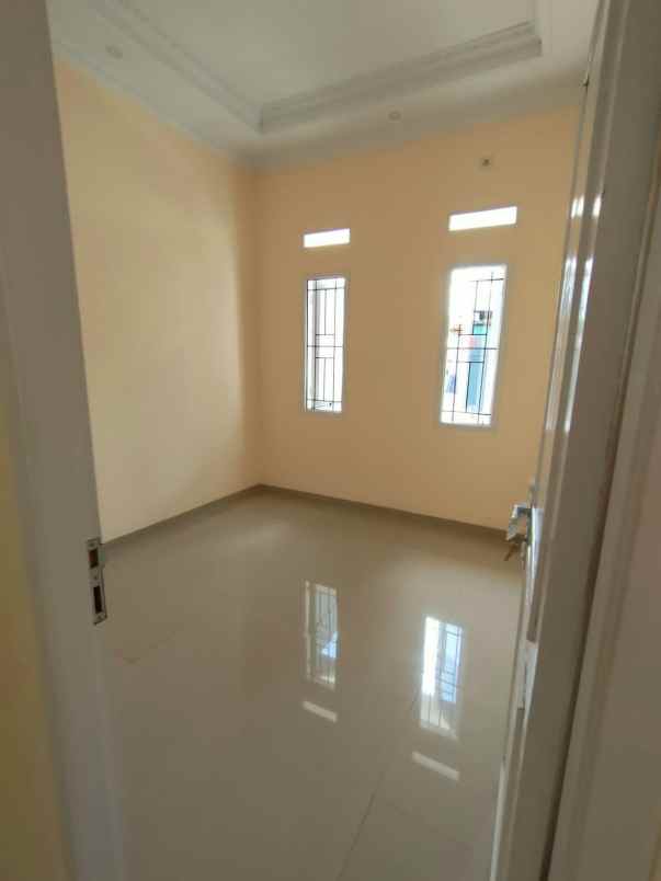 dijual rumah rangkapan jaya depok