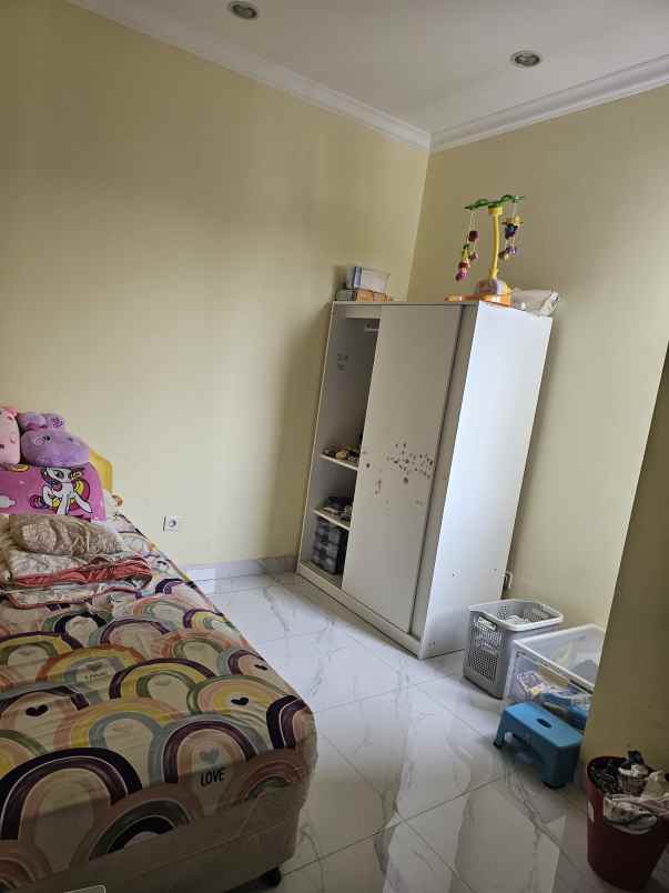 dijual rumah rasamala