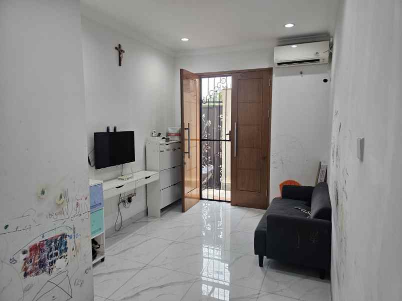 dijual rumah rasamala