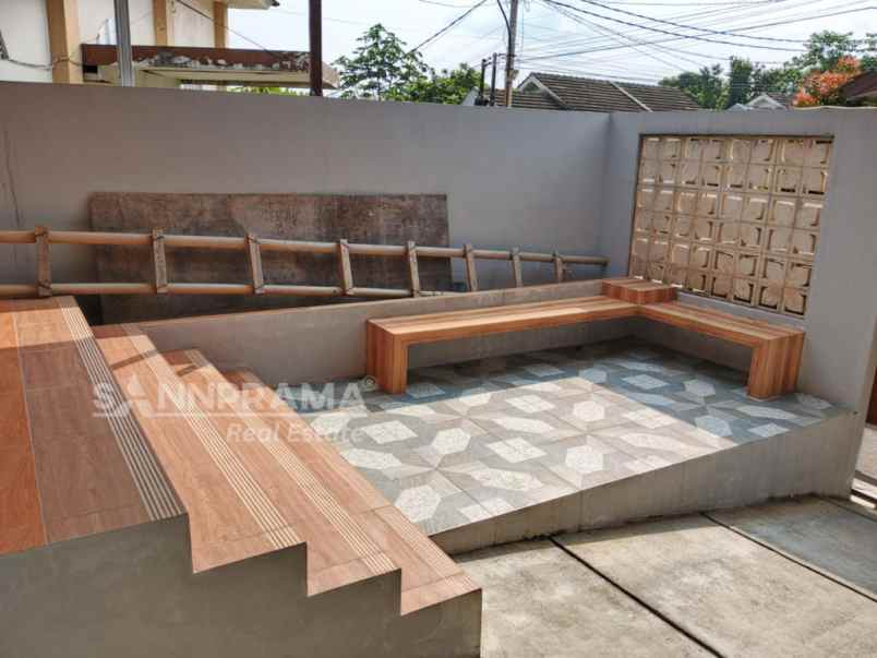 dijual rumah ratu jya cipayung depok