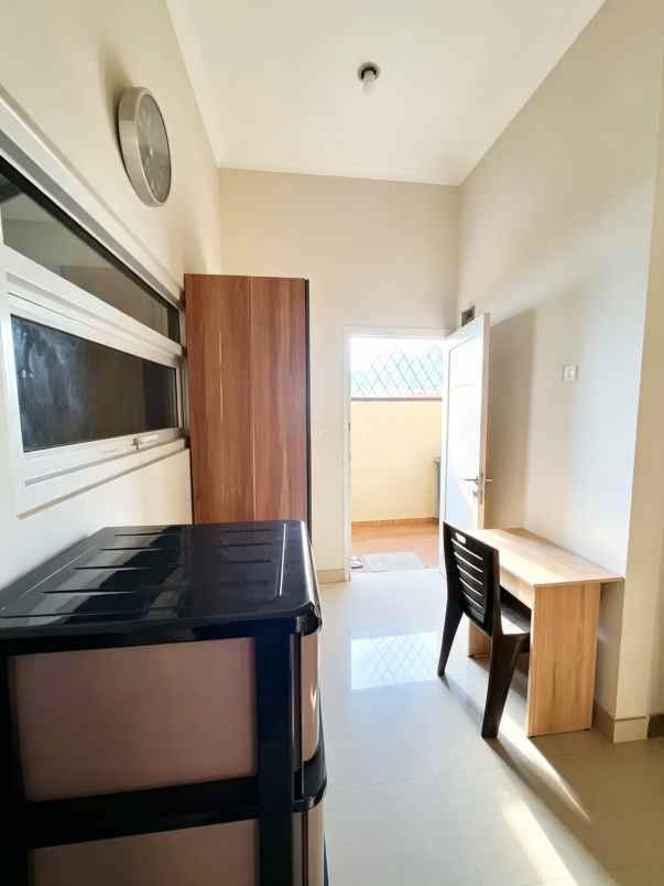 dijual rumah rawalumbu