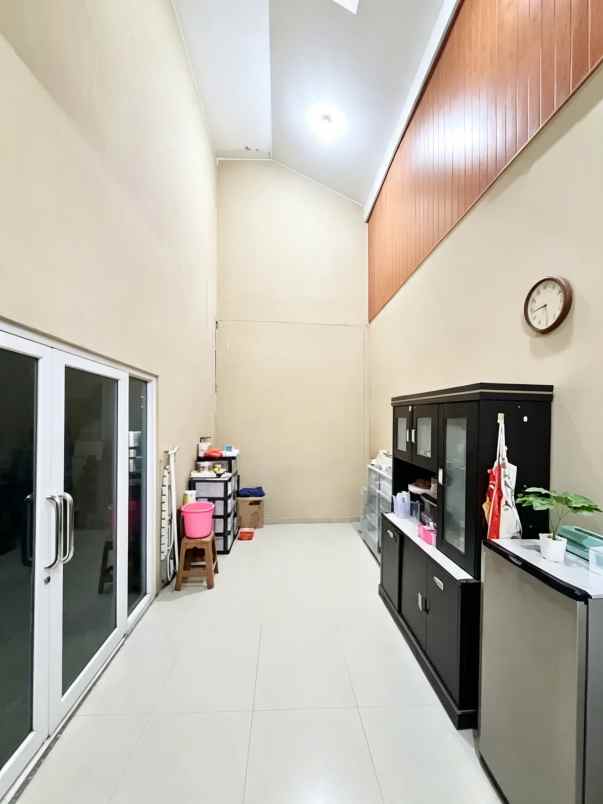 dijual rumah rawalumbu
