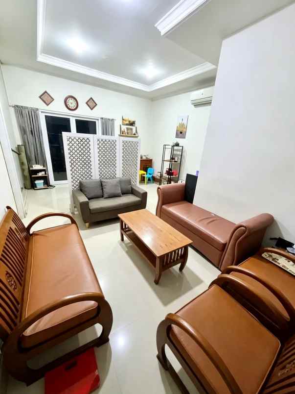 dijual rumah rawalumbu