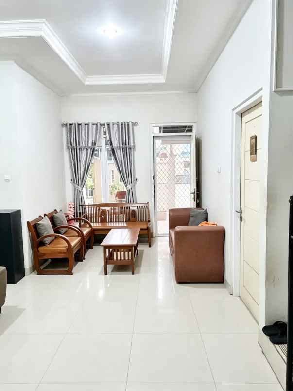 dijual rumah rawalumbu