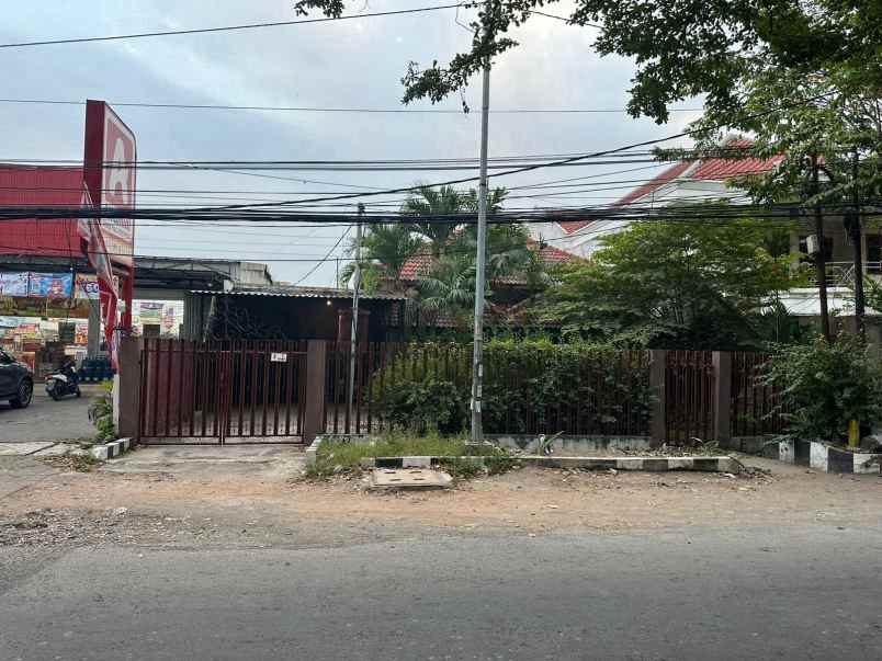 dijual rumah raya tenggilis