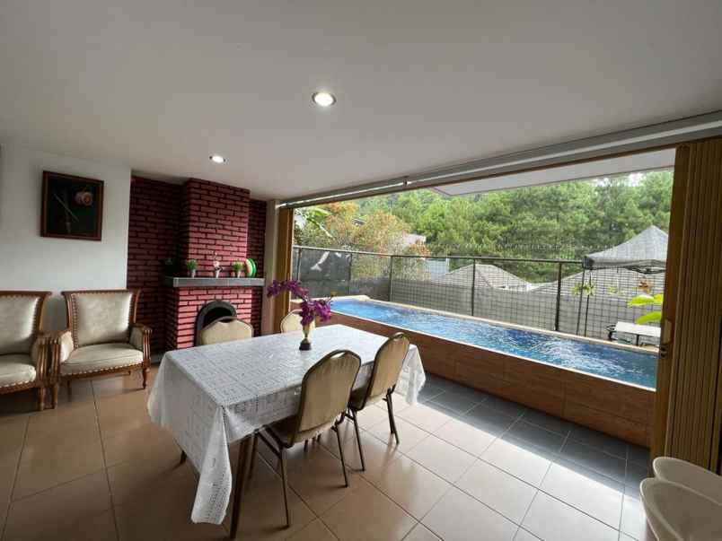 dijual rumah resort dago pakar