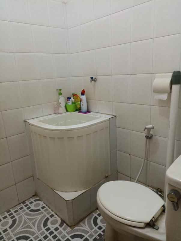 dijual rumah riung hegar