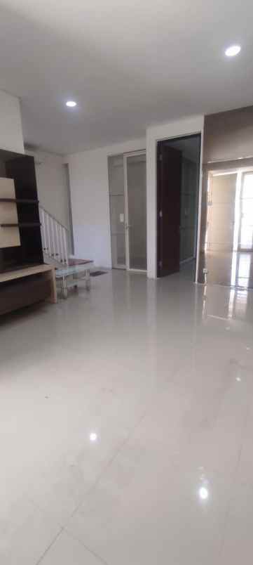 dijual rumah royal park residen gunung