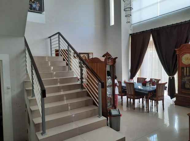 dijual rumah royal residence