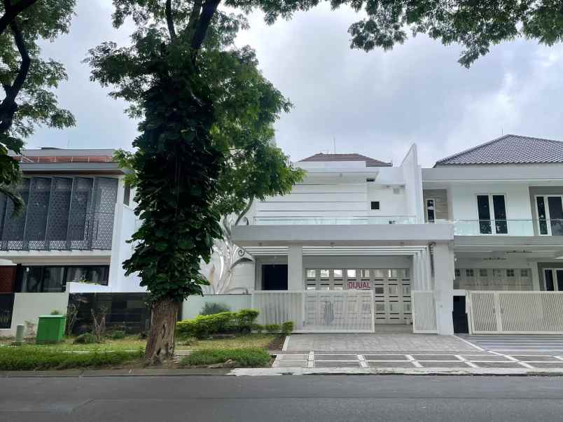 dijual rumah royal residence