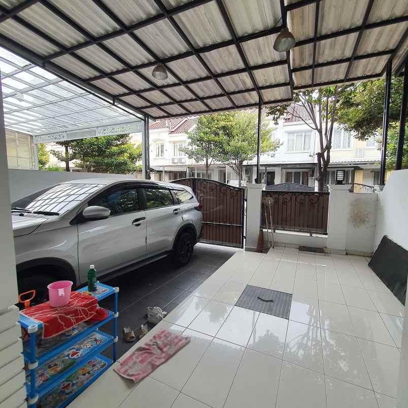 dijual rumah royal residence