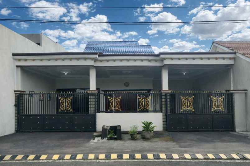 dijual rumah rumah puri surya jaya