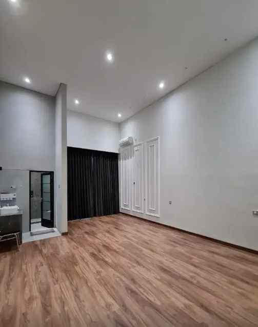 dijual rumah rungkut