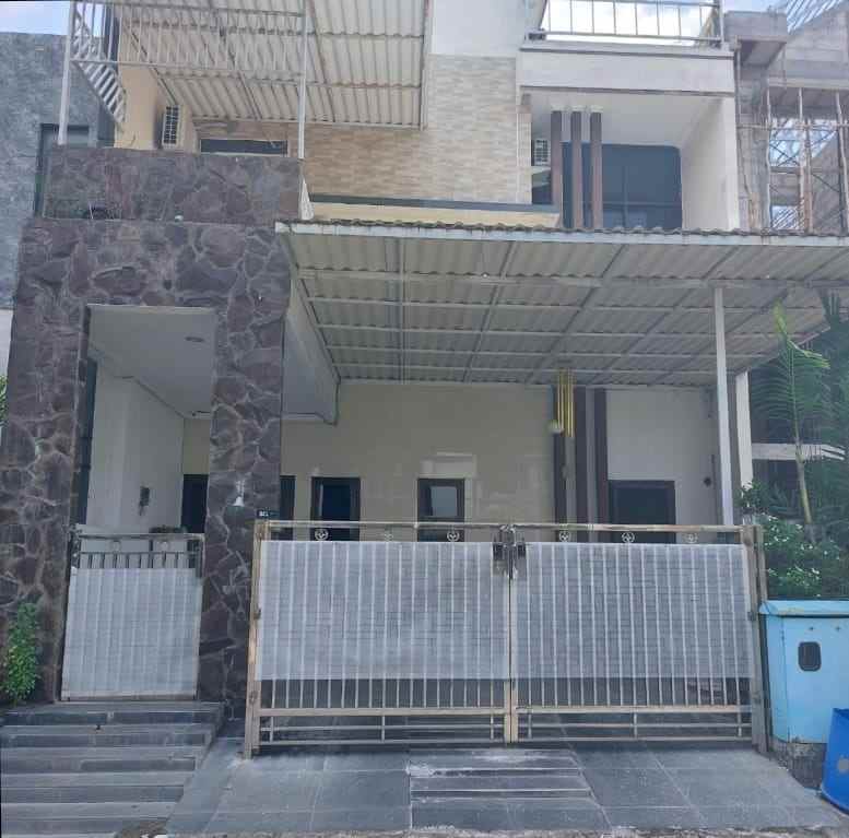dijual rumah rungkut madya