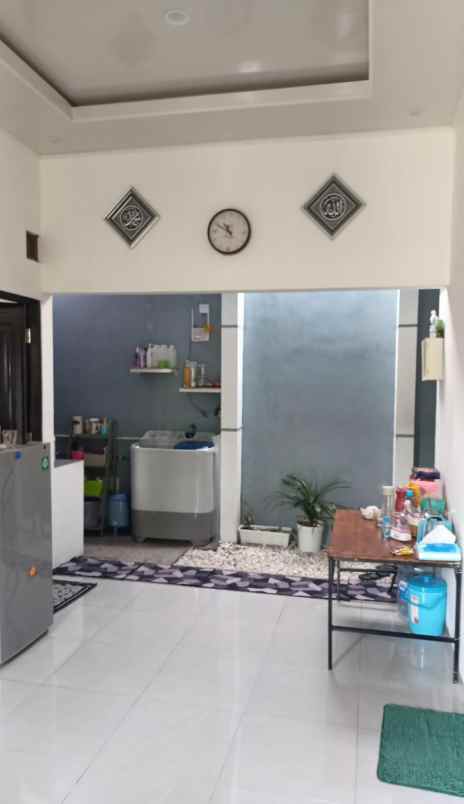 dijual rumah sambego