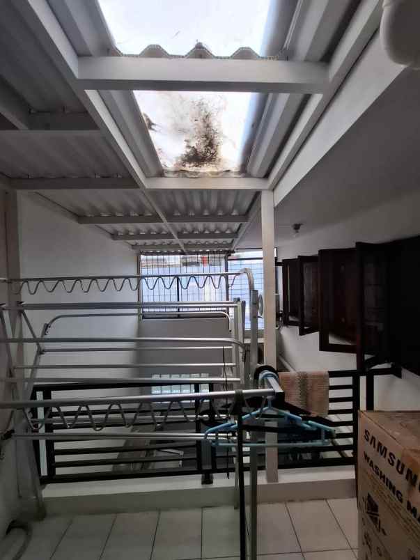 dijual rumah sanggar hurip