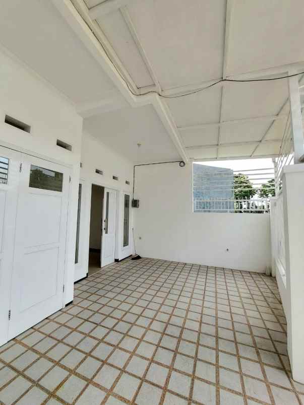 dijual rumah saptorenggo