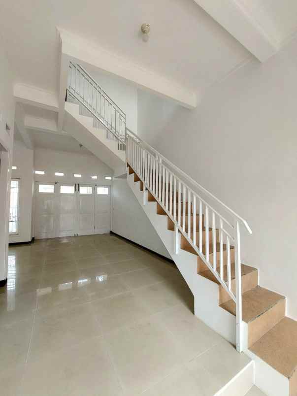 dijual rumah saptorenggo