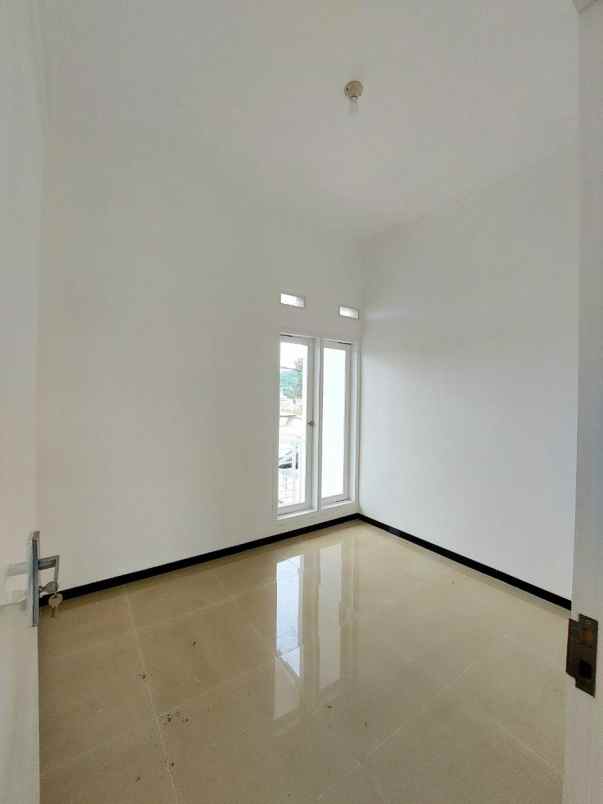 dijual rumah saptorenggo