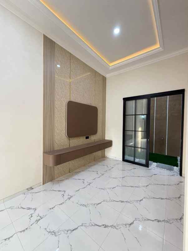dijual rumah sawojajar 1