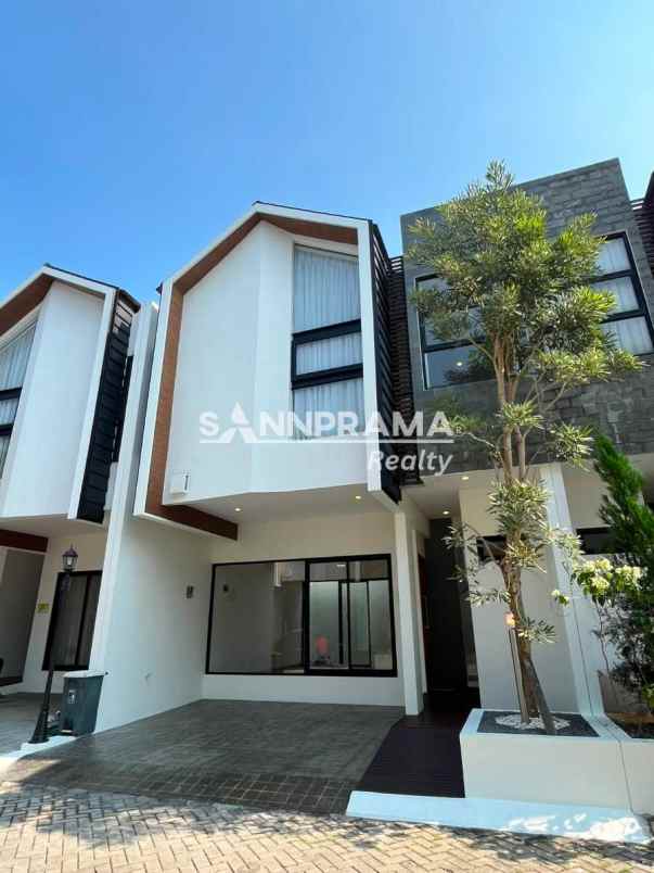 dijual rumah serua