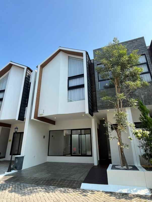 dijual rumah serua ciputat