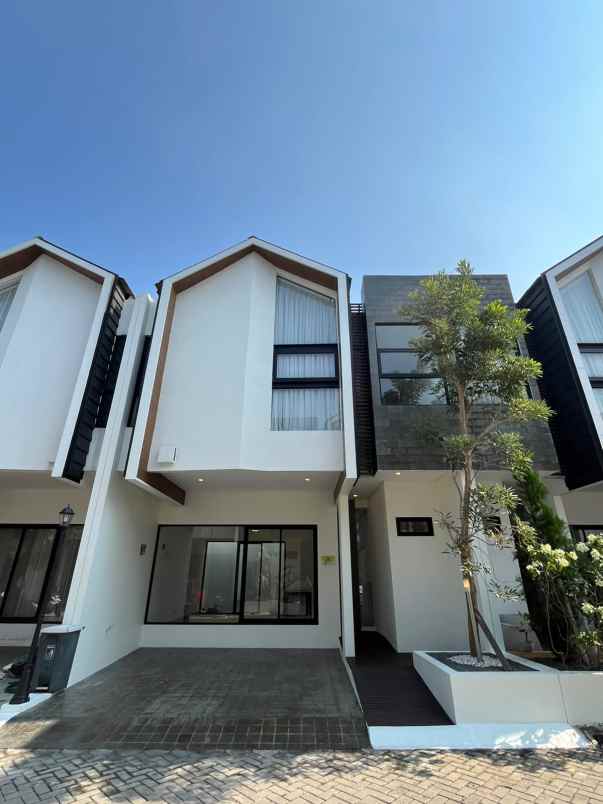 dijual rumah serua ciputat