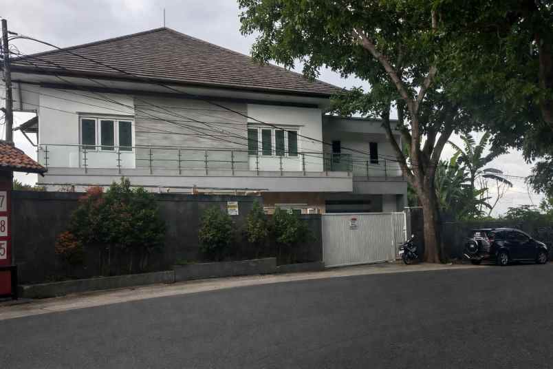 dijual rumah setiabudi lembang