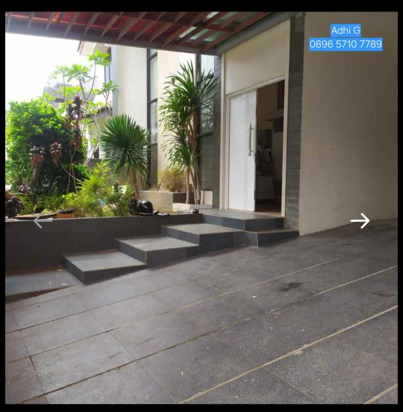 dijual rumah setraduta