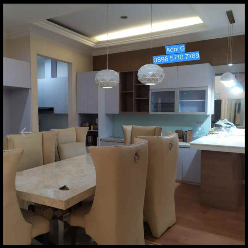 dijual rumah setraduta