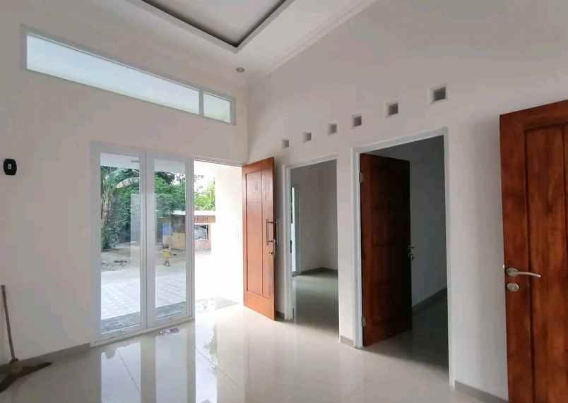 dijual rumah seyegan