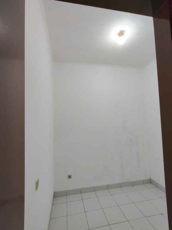 dijual rumah siap huni di puri beta dekat halte busway