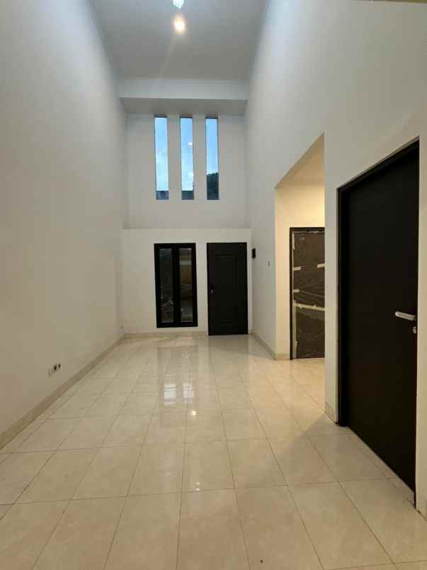 dijual rumah siap huni di raffles hills cibubur