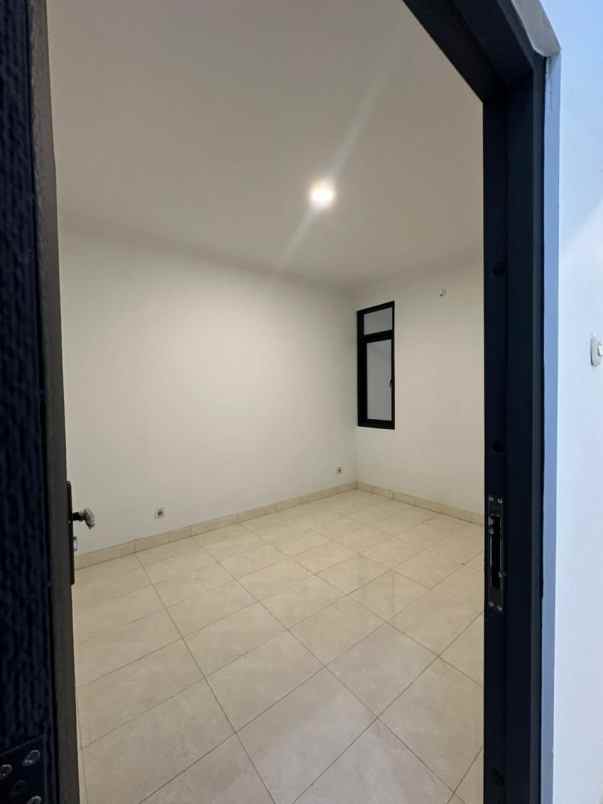 dijual rumah siap huni di raffles hills cibubur